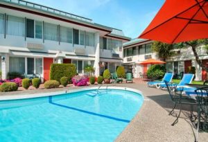 travel lodge pool