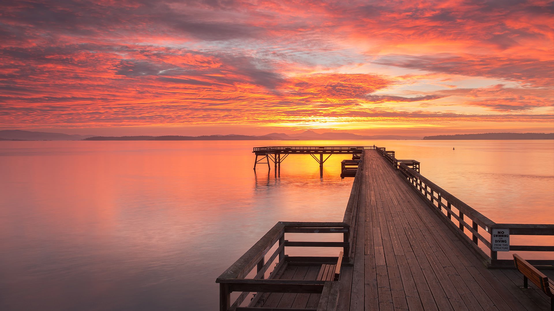saanich-sidney-pier-sunset